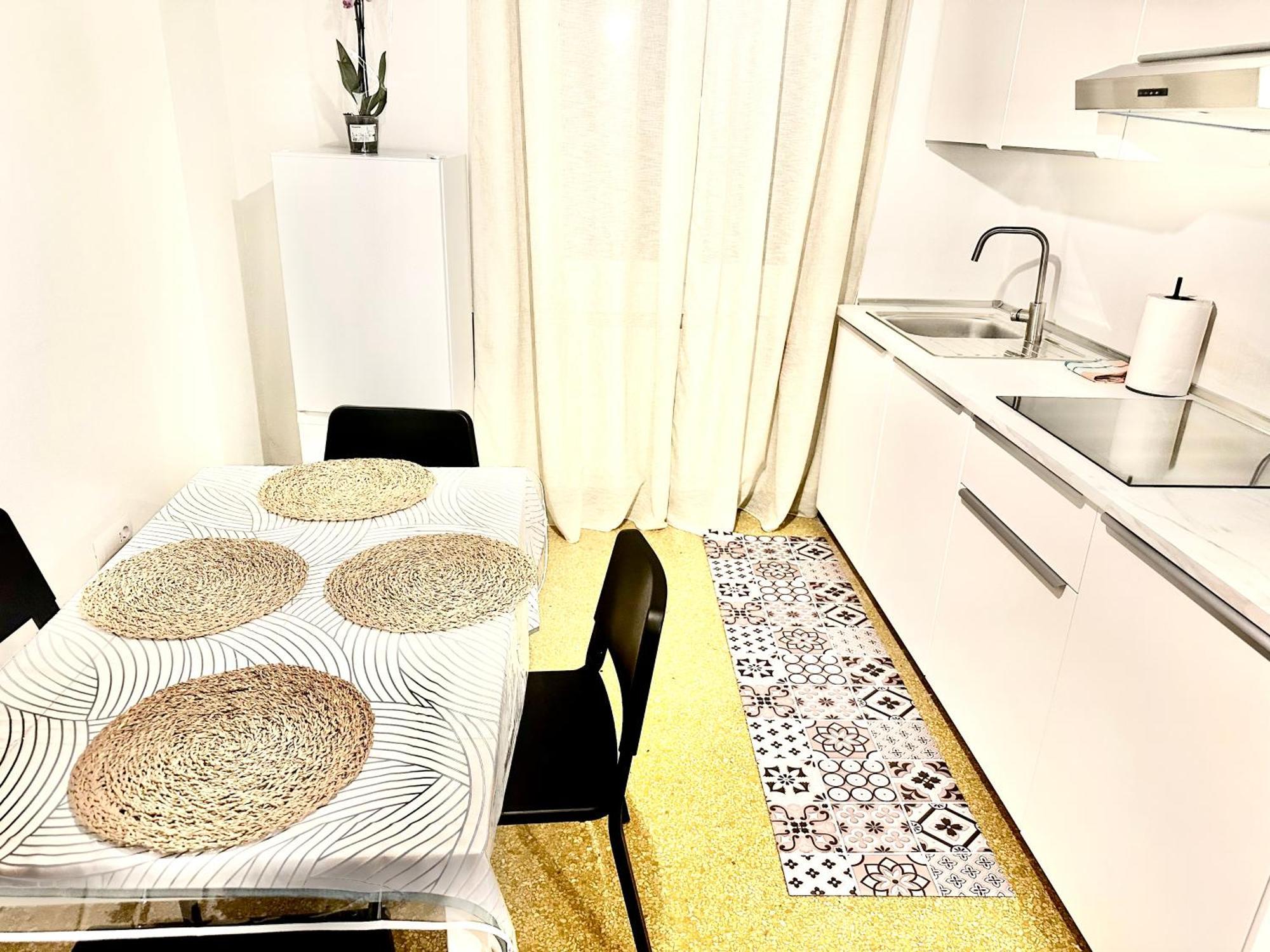The Center Residence Cenova Dış mekan fotoğraf